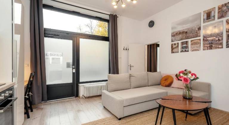 Serviced apartment | Next to Checkpoint Charlie Museum | Suitable for remote work | Pet-friendly in Berlin