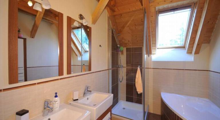 Charming chalet with pool | Pets allowed — photo 2