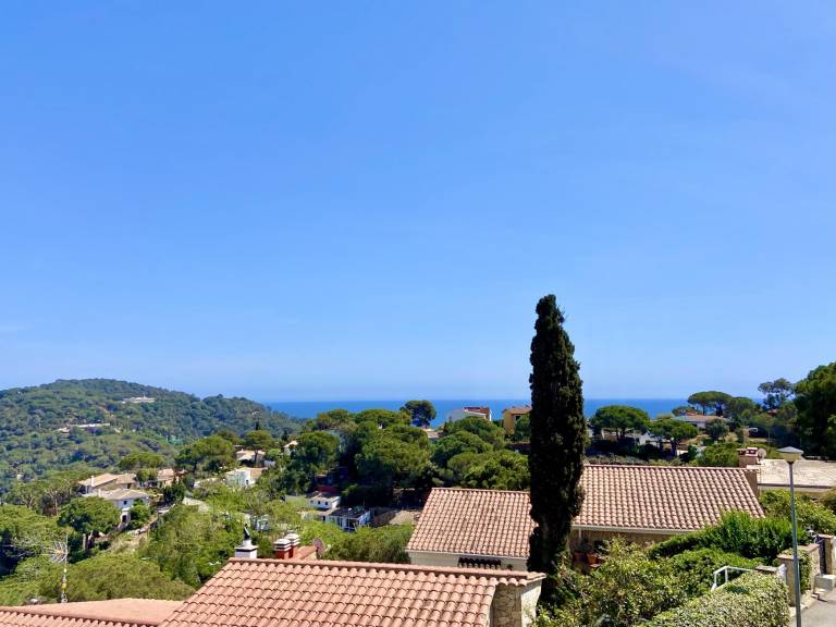 Villa with patio, BBQ & pool | Mountain view | Next to the beach | Pets are welcome — photo 5