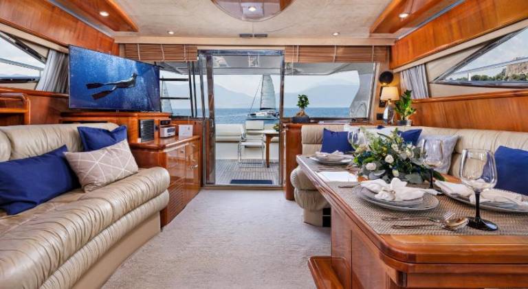Boat with 2 rooms for 8 persons — photo 2