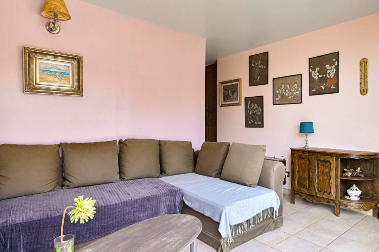 Holiday Home 'Les Cigales' with Private Terrace, Wi-Fi and Air Conditioning — photo 3