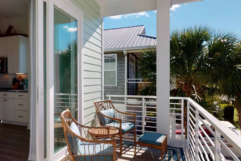 Bikinis & Martinis Beach House - Townhome, 3 Bedrooms, 2.5 Baths, (Sleeps 8) — photo 2