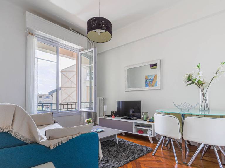 Apartment with patio | Next to Place Masséna | Dogs allowed — photo 2