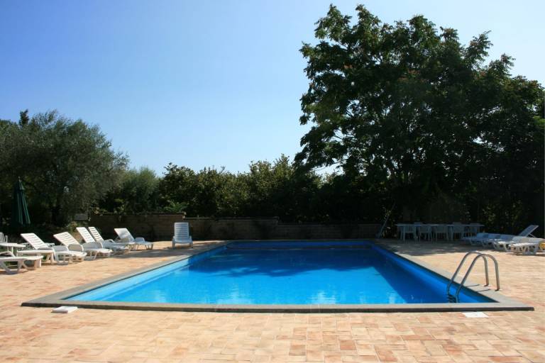 Villa with terrace, private pool & yard — photo 4