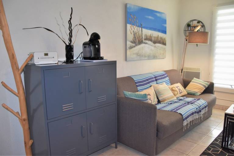 Apartment with pool — photo 3
