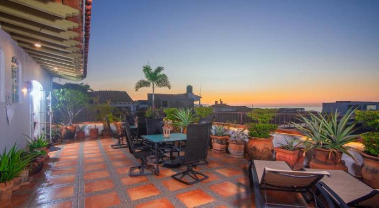House with pool & jacuzzi | Beach nearby | Pets are welcome — photo 3