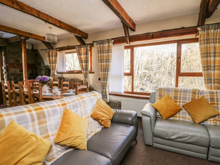 Child-friendly charming cottage with yard | Pet-friendly — photo 4