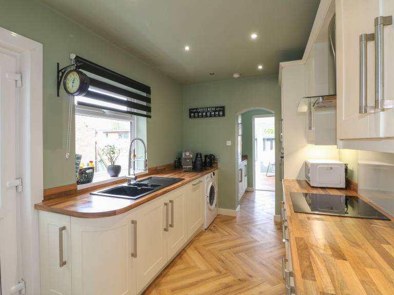 Child-friendly cottage with yard & terrace | Pets allowed — photo 5