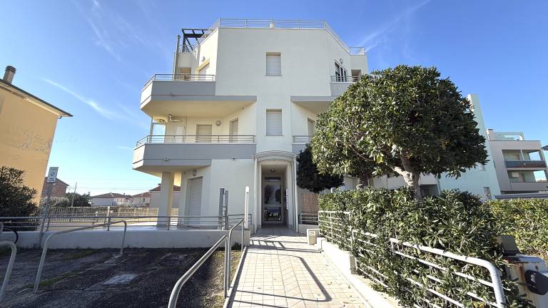 Rental apartment with patio | Water view — photo 3