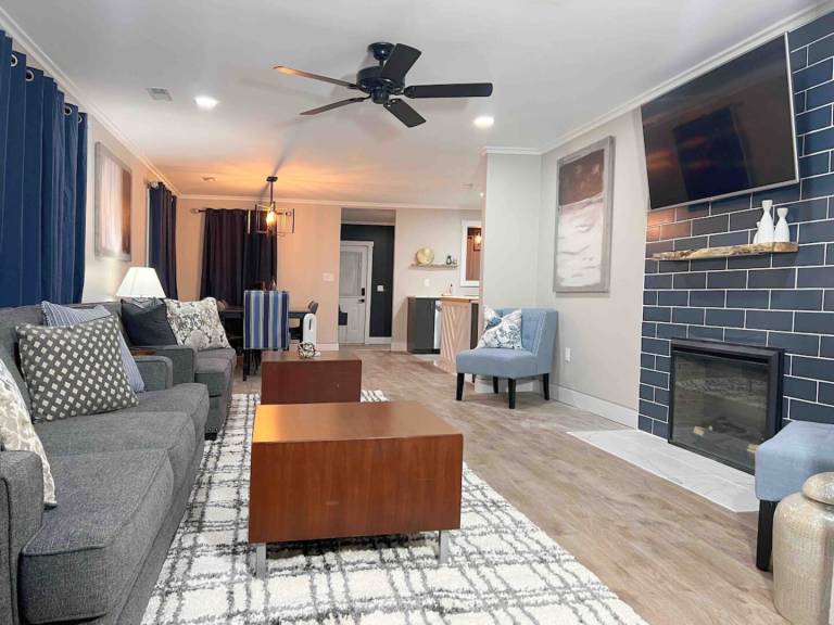 Children-friendly house with yard | Pets allowed — photo 2