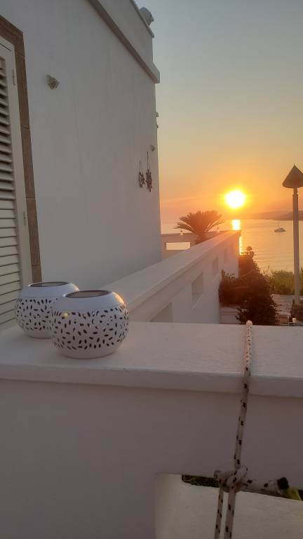 Apartment with patio & garden | City view — photo 2