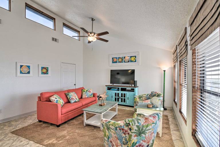 Furnished Deck, Beachfront Fun! Galveston Getaway — photo 3