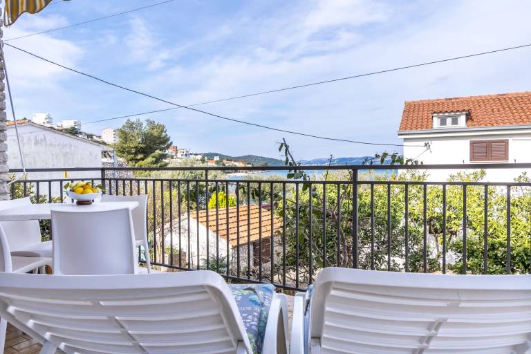 Pleasant house with terrace, yard & BBQ | Mountain view | Beach nearby | Pets are welcome — photo 5