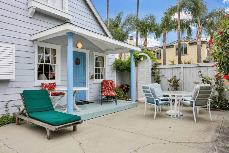 Cabin  Laguna Beach