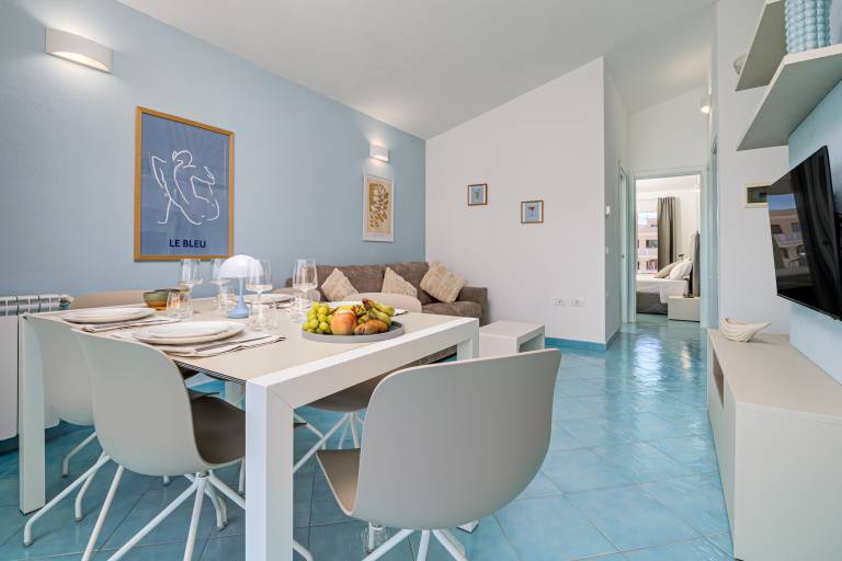 Fully equipped rental apartment with fast internet & terrace | City view | Close to the beach | Good for workation | Pet-friendly in Golfo Aranci