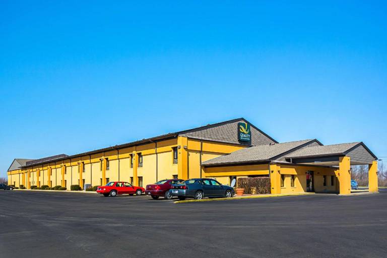 Quality Inn & Suites Greensburg I 74