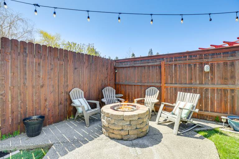 Family-Friendly Home w/ Fire Pit in Bend! — photo 2