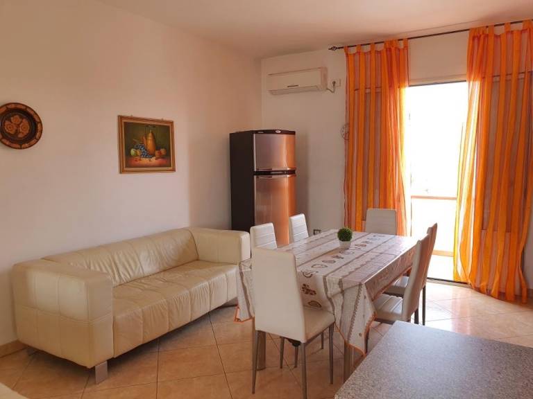 Family-friendly villa with yard | Garden view | Beach nearby | Pets allowed — photo 5