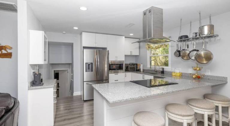 Ample vacation home | Pets allowed — photo 3