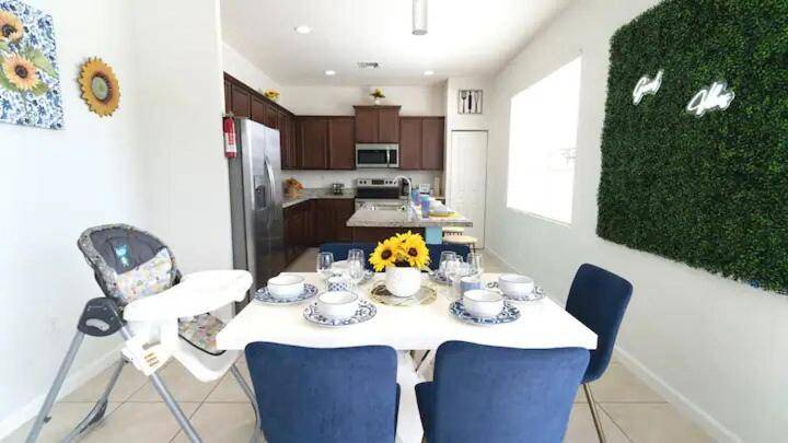 Pleasant vacation home with hot tub & pool | Pet-friendly — photo 5