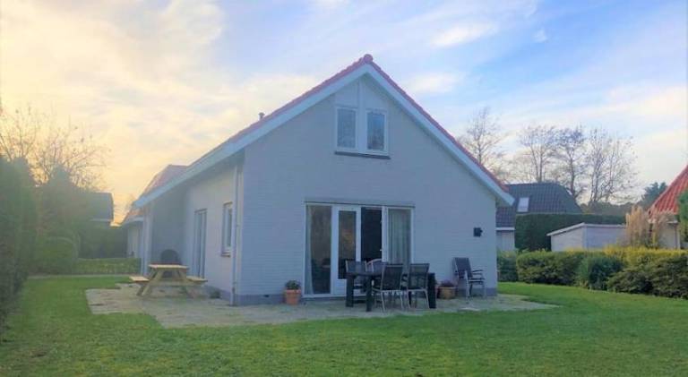 House with 3 rooms for 5 persons in Noordwijk