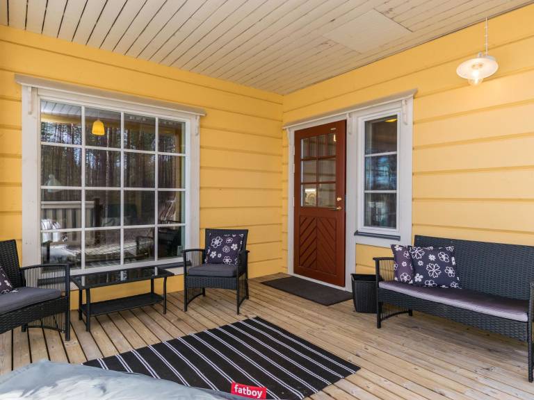 Vacation home with sauna & patio | Nature view — photo 5