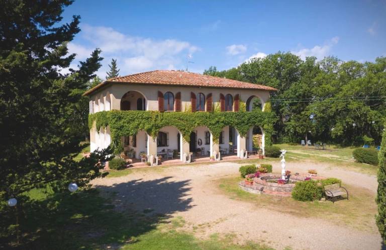 Villa Albertina Your Private Tuscan Villa in Chianti with Pool & Views Lined with Cypress Trees — photo 3