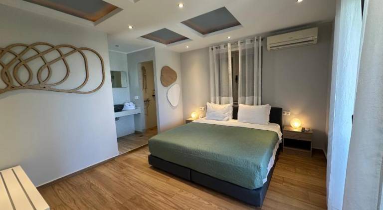 Serviced apartment with garden, pool & patio | Next to the beach | Pets allowed — photo 2