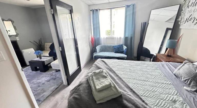 Pet Friendly Private Guest Suite in Northridge