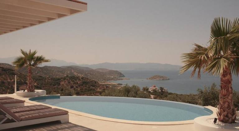 Villa with yard, grill & private pool | Perfect for remote work — photo 3