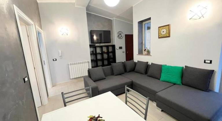 Apartment with patio — photo 5