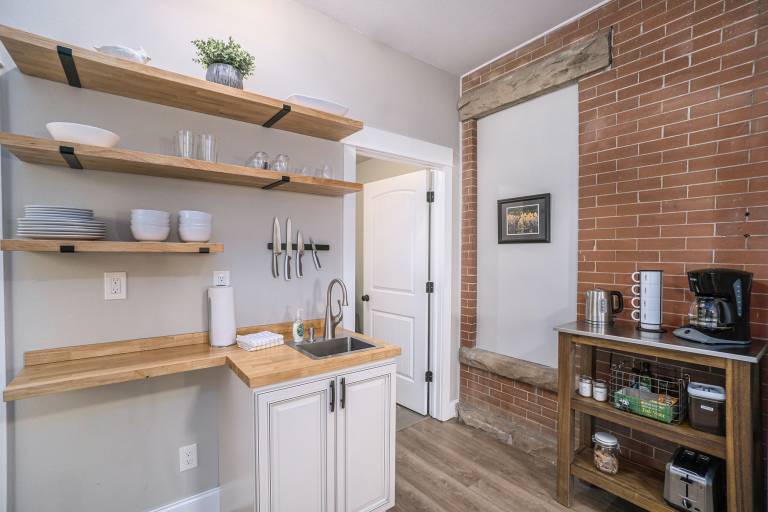 633 Mathews St. — photo 4
