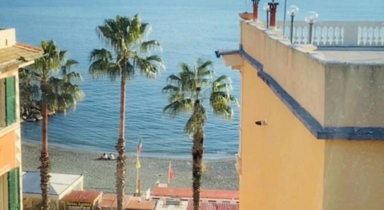 Rental apartment with 1 room for 2 persons in Genoa
