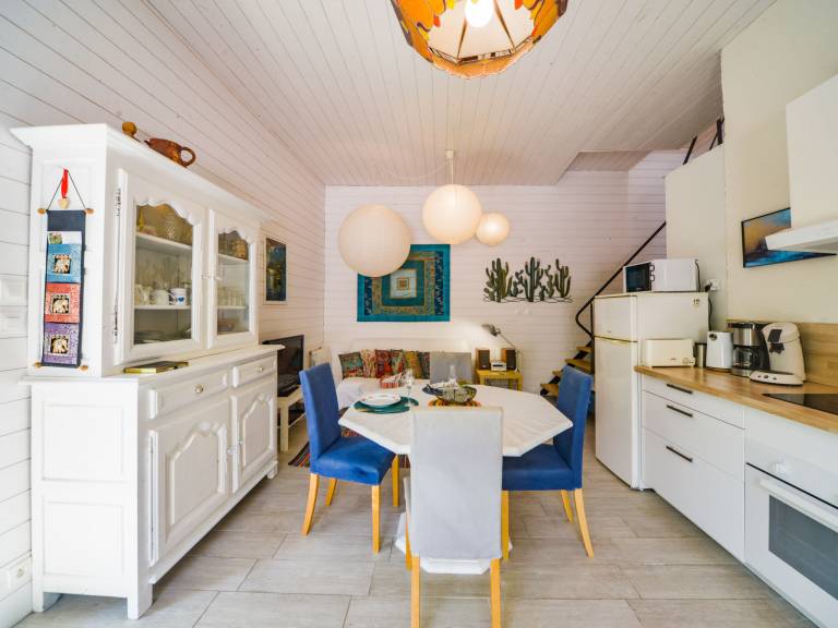House with garden, terrace & barbeque — photo 2