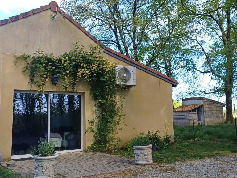Charming gite with yard, grill & private pool | Pets are welcome — photo 2