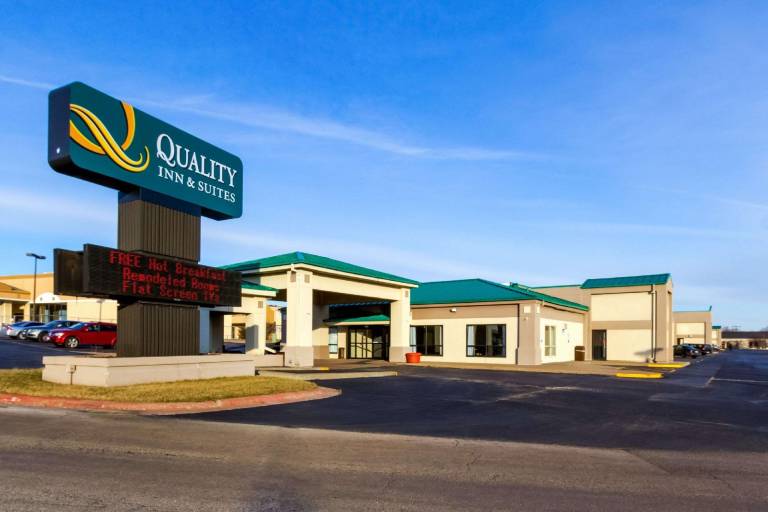 Quality Inn & Suites Moline - Quad Cities in Moline, IL