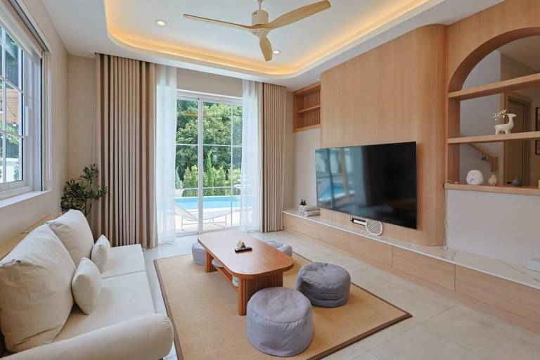 House with pool, terrace & jacuzzi — photo 2