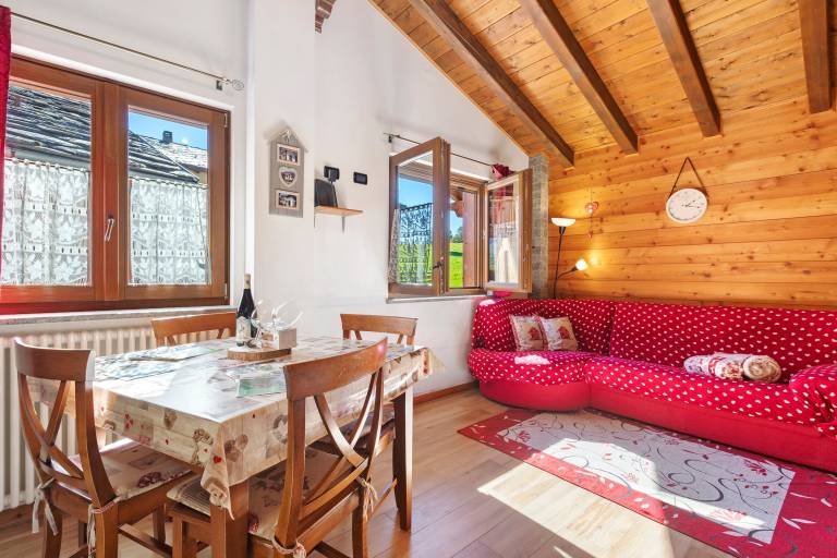 Chalet 'Maison Du Coeur - Bien-être' with Mountain View, Private Terrace and Wi-Fi — photo 2