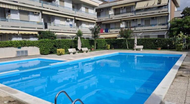 Apartment with pool — photo 3