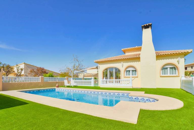 Villa with garden, private pool & barbeque — photo 2