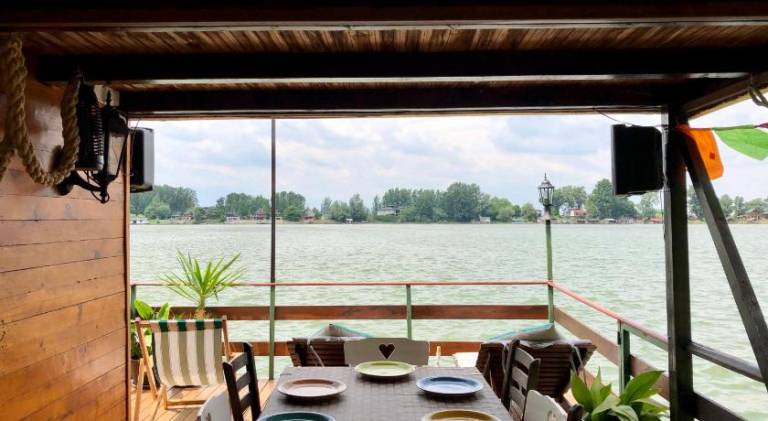 Boat with 1 room for 4 persons — photo 4