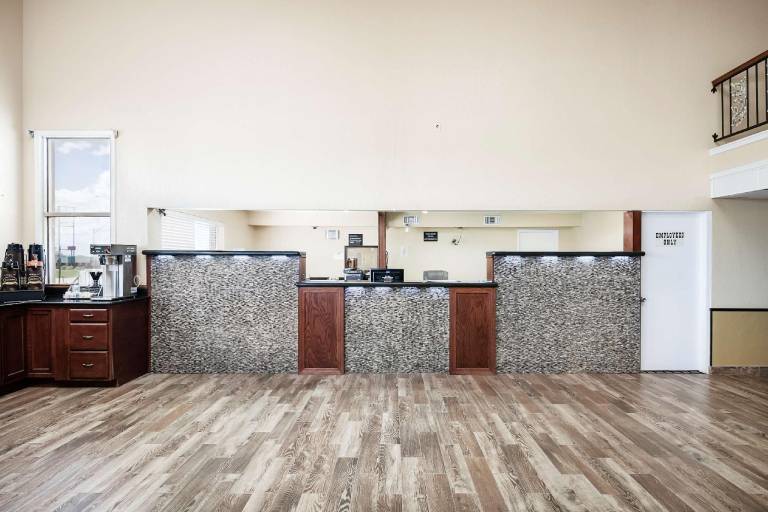 Super 8 By Wyndham Elk City — photo 4