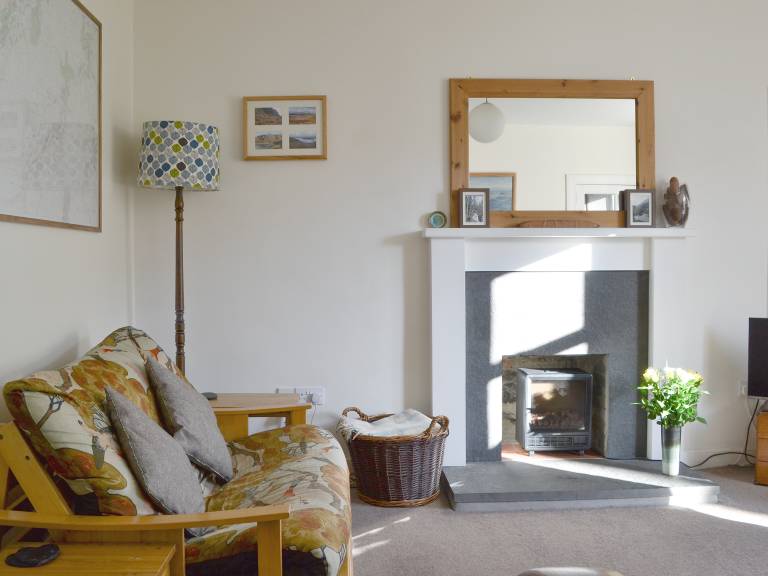 Family-friendly cottage with patio & yard | Pet-friendly — photo 3