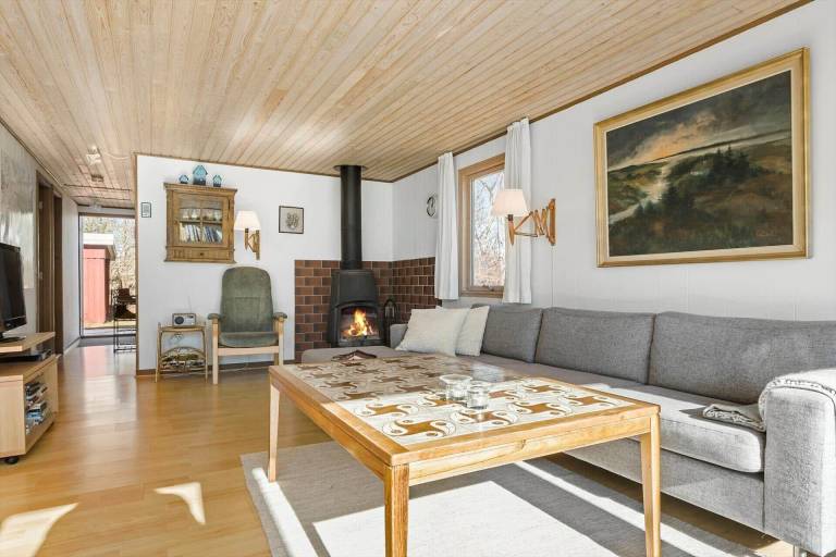 Vacation home with patio & BBQ — photo 4