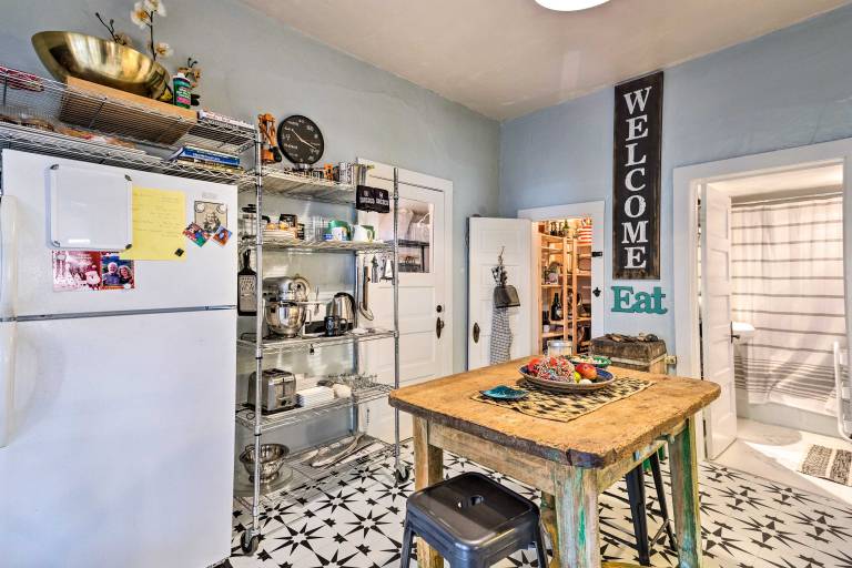 Lovely Montrose Home w/ Yard: Walk to Dtwn & Park! — photo 2