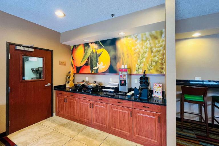 Comfort Inn & Suites Olathe - Kansas City — photo 4
