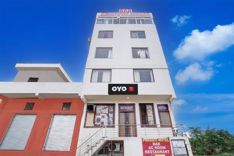 Hotel O Pragati