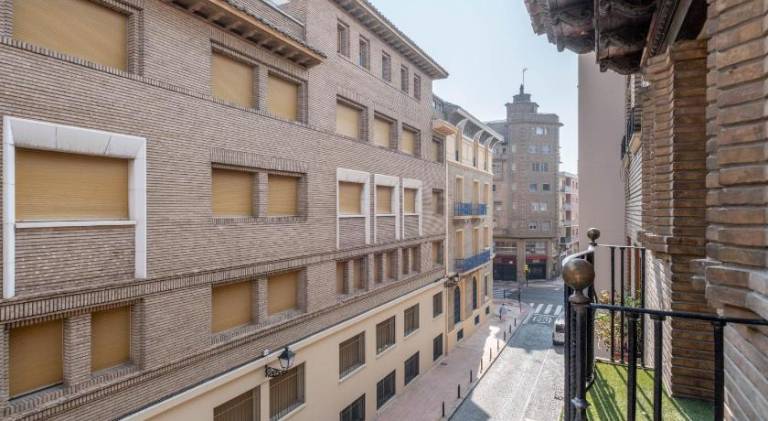 Holiday apartment | Close to Cathedral-Basilica of Our Lady of the Pillar — photo 3