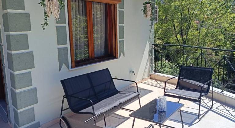 House with terrace — photo 4