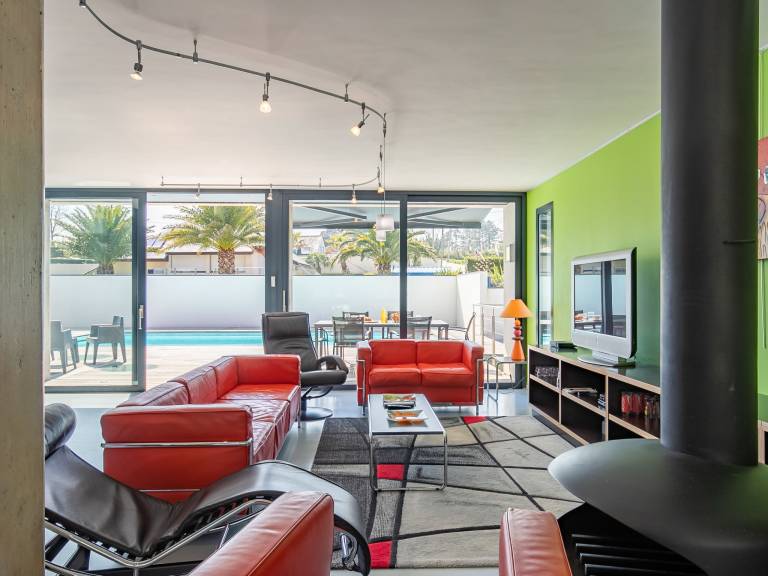 Fully equipped big house with patio, barbeque & private pool | Sea view | Suitable for remote work | Pet-friendly — photo 4